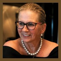 Mina Van Hussen klein | UITVAARTVANCLEEF, Discrete, serene en persoonlijke begeleiding, in een voor u moeilijke periode.